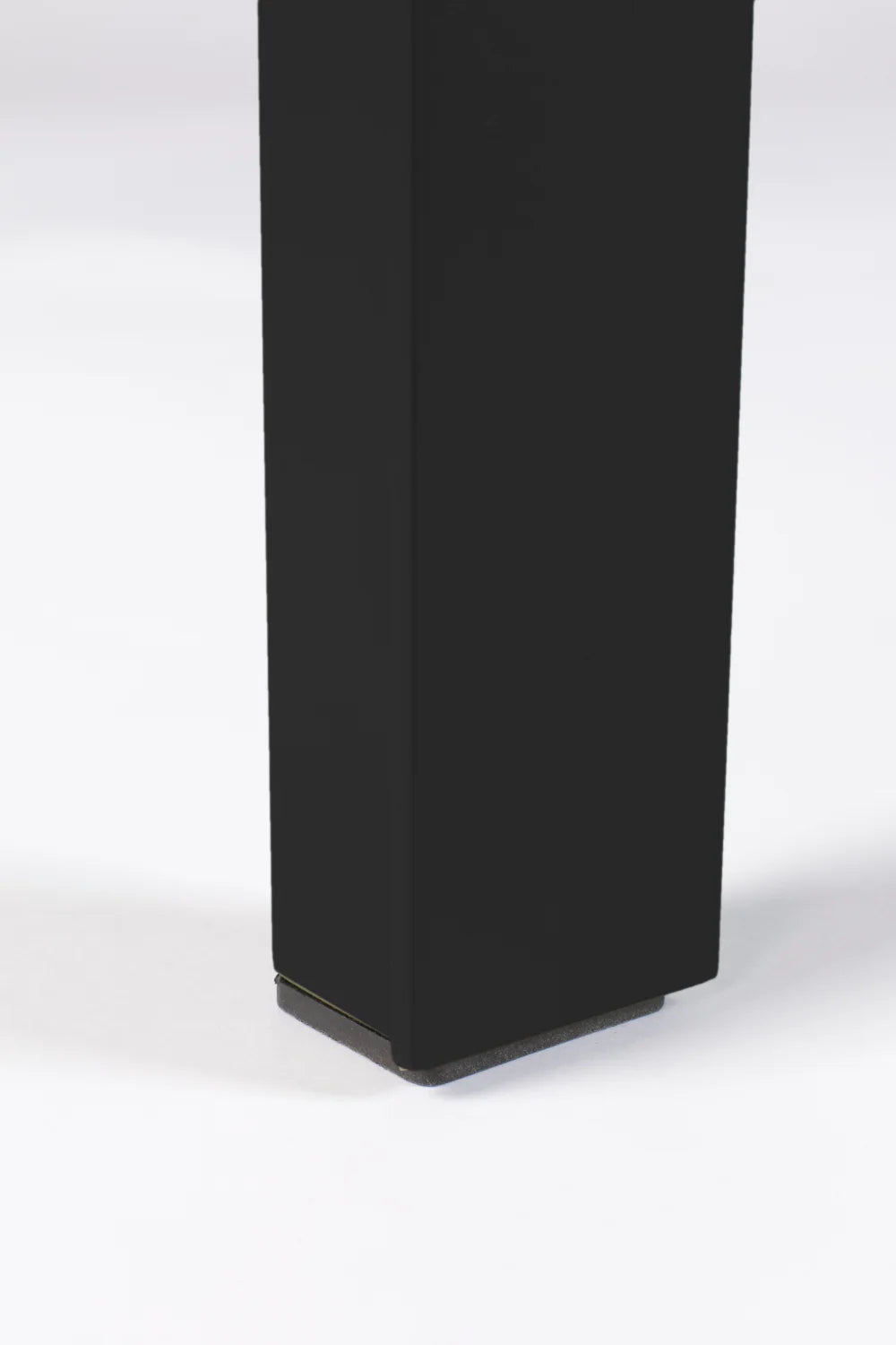 Portia Rectangular Outdoor Dining Table Leg Detail