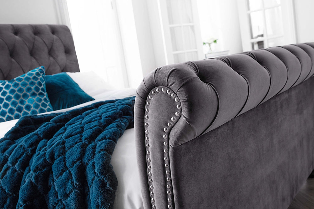 Tina Button Tufted Bed Detail